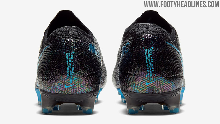 Las botas Nike de color Negro y Azul lÃ¡ser modelo "Mercurial" fueron reveladas