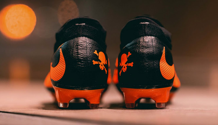 Las nuevas botas Nike Phantom Vision 2 'Futuro de ADN Hypervenom'