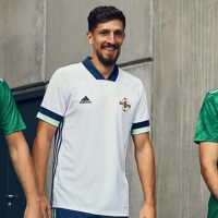 Camiseta de visitante de Irlanda Del Norte 2020