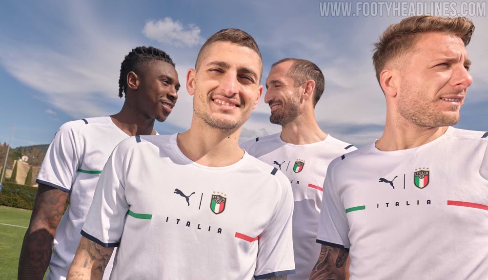 Camiseta de Visitante y de portero de Italia 2021-2022