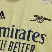 Camiseta de Visitante del Arsenal FC 2021-2022 con fotos oficiales