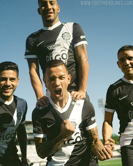 Equipación Visitante del Club Olimpia 2022