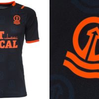 Tercera Camiseta del Blackpool 2021-2022
