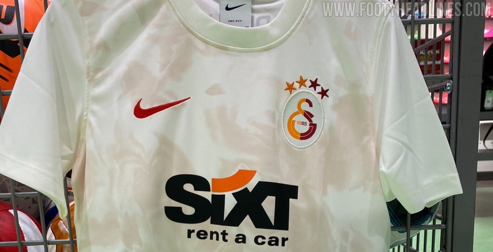 Tercera Camiseta del Galatasaray 2021-2022