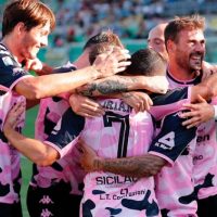 Tercera Camiseta del Palermo 2021-2022