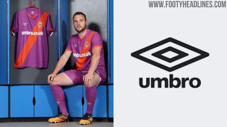 Camiseta de Visitante del Linfield FC 2020-2021 Hecha por Umbro